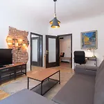 Sophisticated Gem With Private Parking