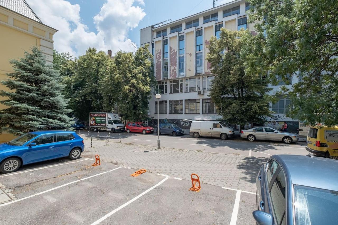 Sophisticated Gem With Private Parking Appartamento