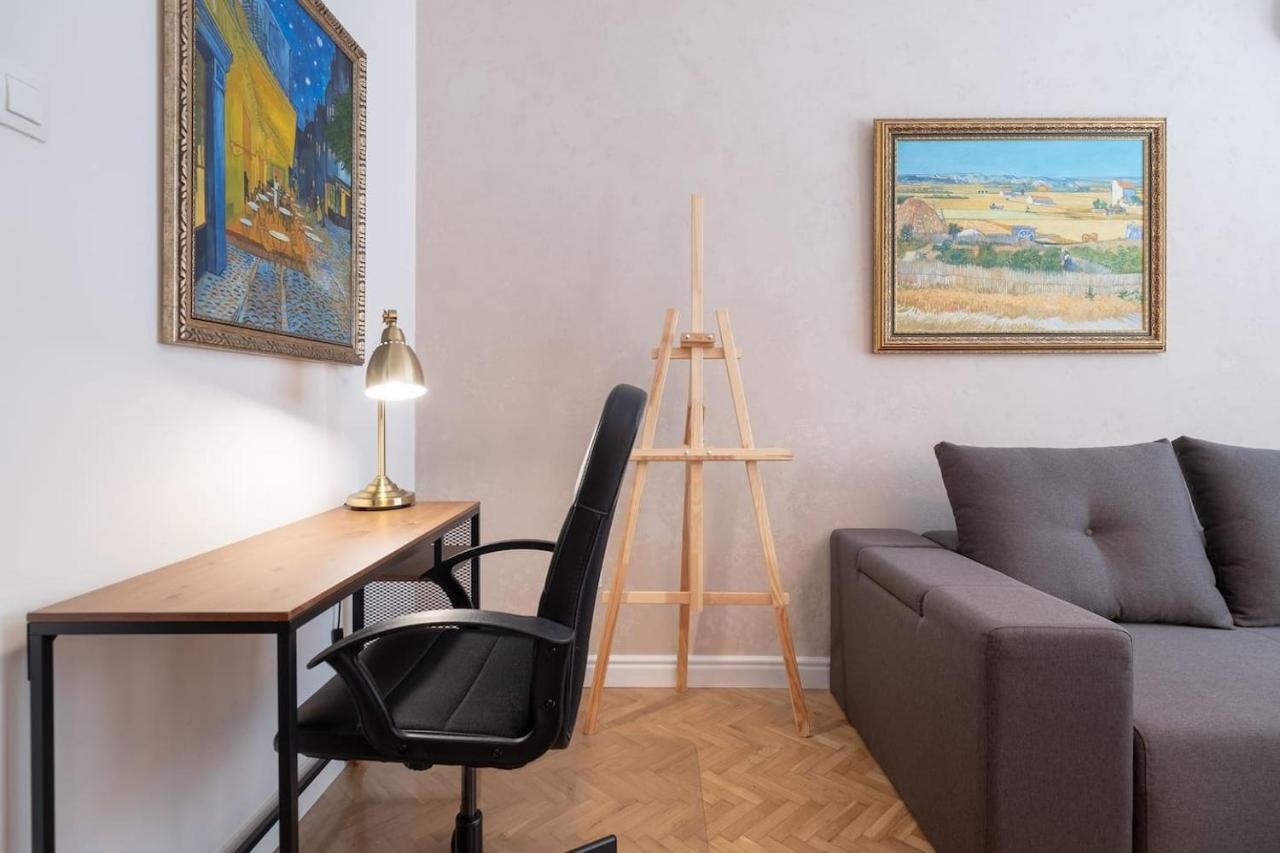 Sophisticated Gem With Private Parking *