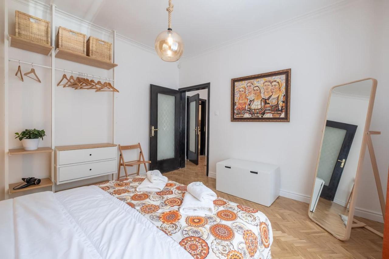 Sophisticated Gem With Private Parking *